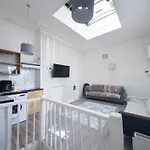 Stylish Apartments - Steps From Hyde Park & Paddington Station