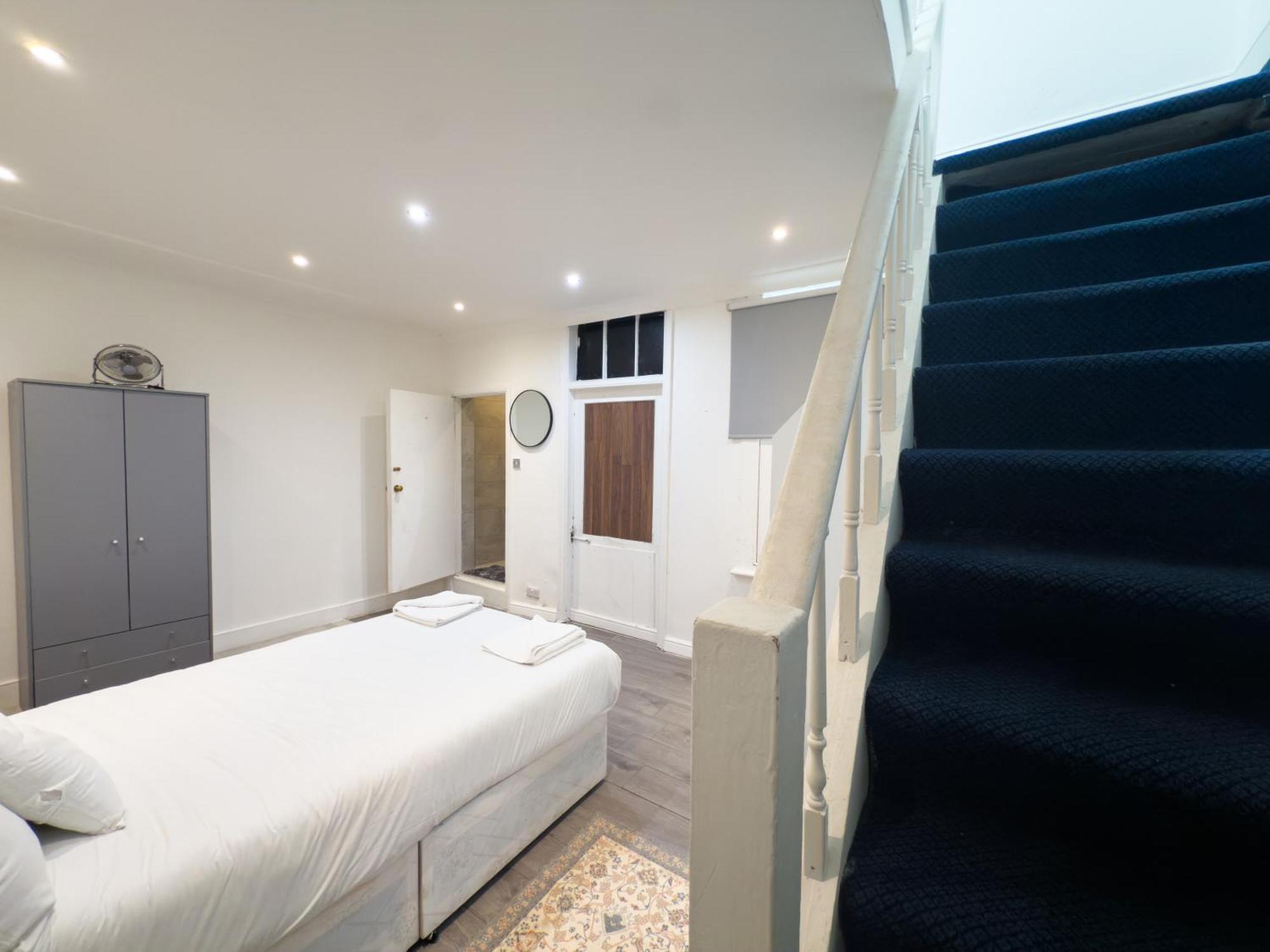 Stylish - Steps From Hyde Park & Paddington Station Londra