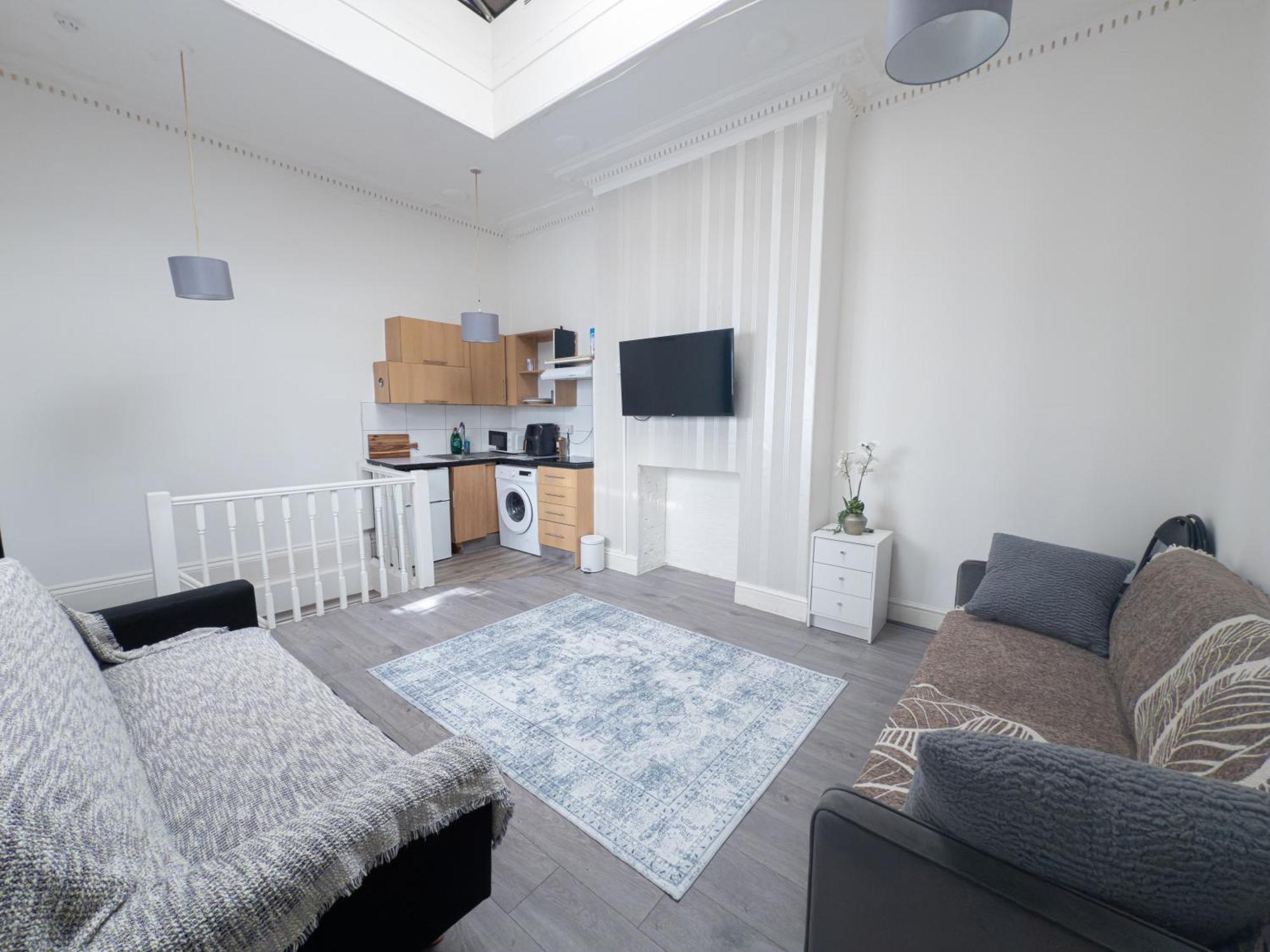 Stylish - Steps From Hyde Park & Paddington Station Apartment *